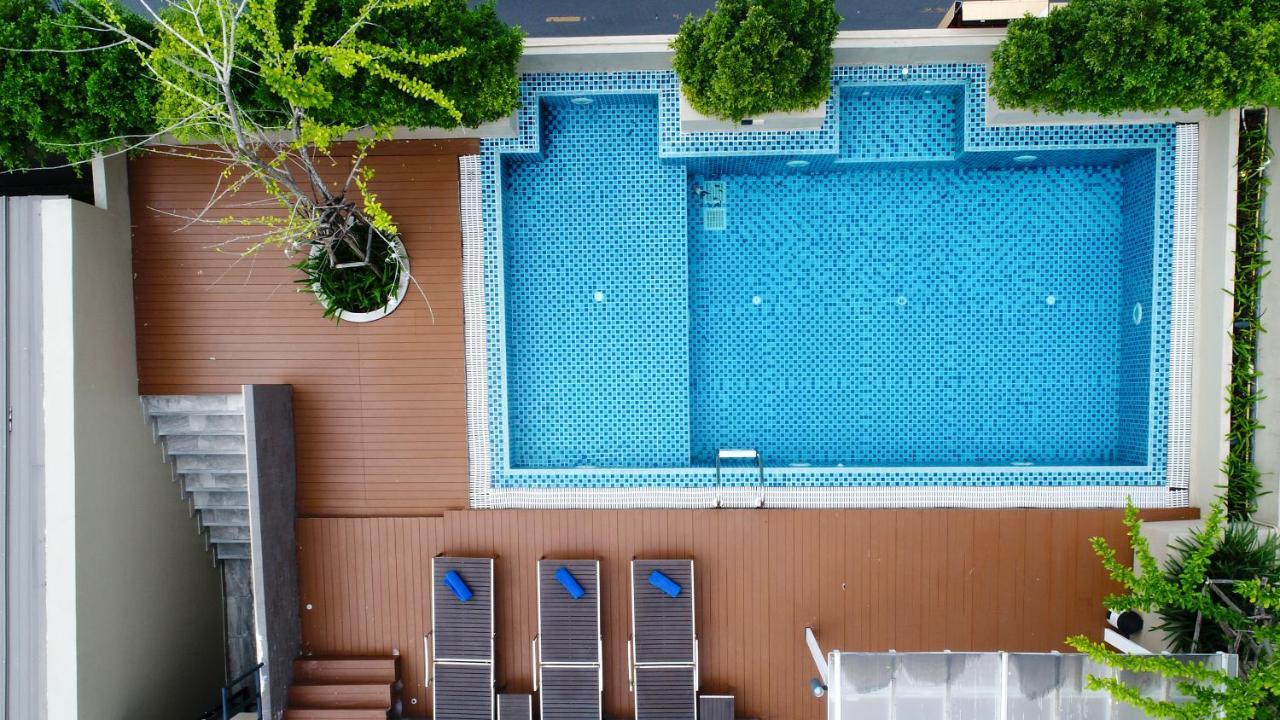 Ramada By Wyndham Bangkok Ten Ekamai Residences Exteriér fotografie