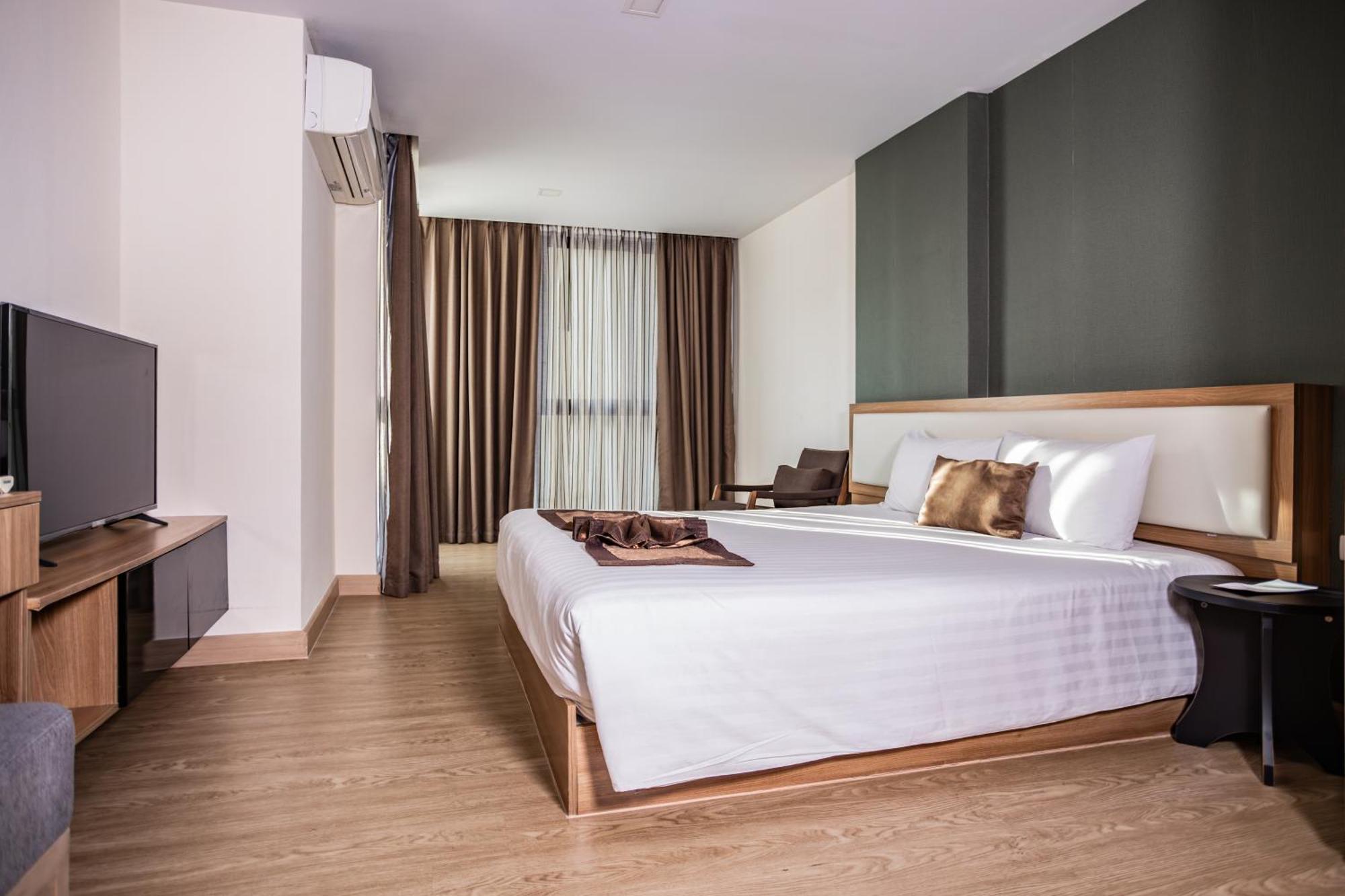 Ramada By Wyndham Bangkok Ten Ekamai Residences Exteriér fotografie