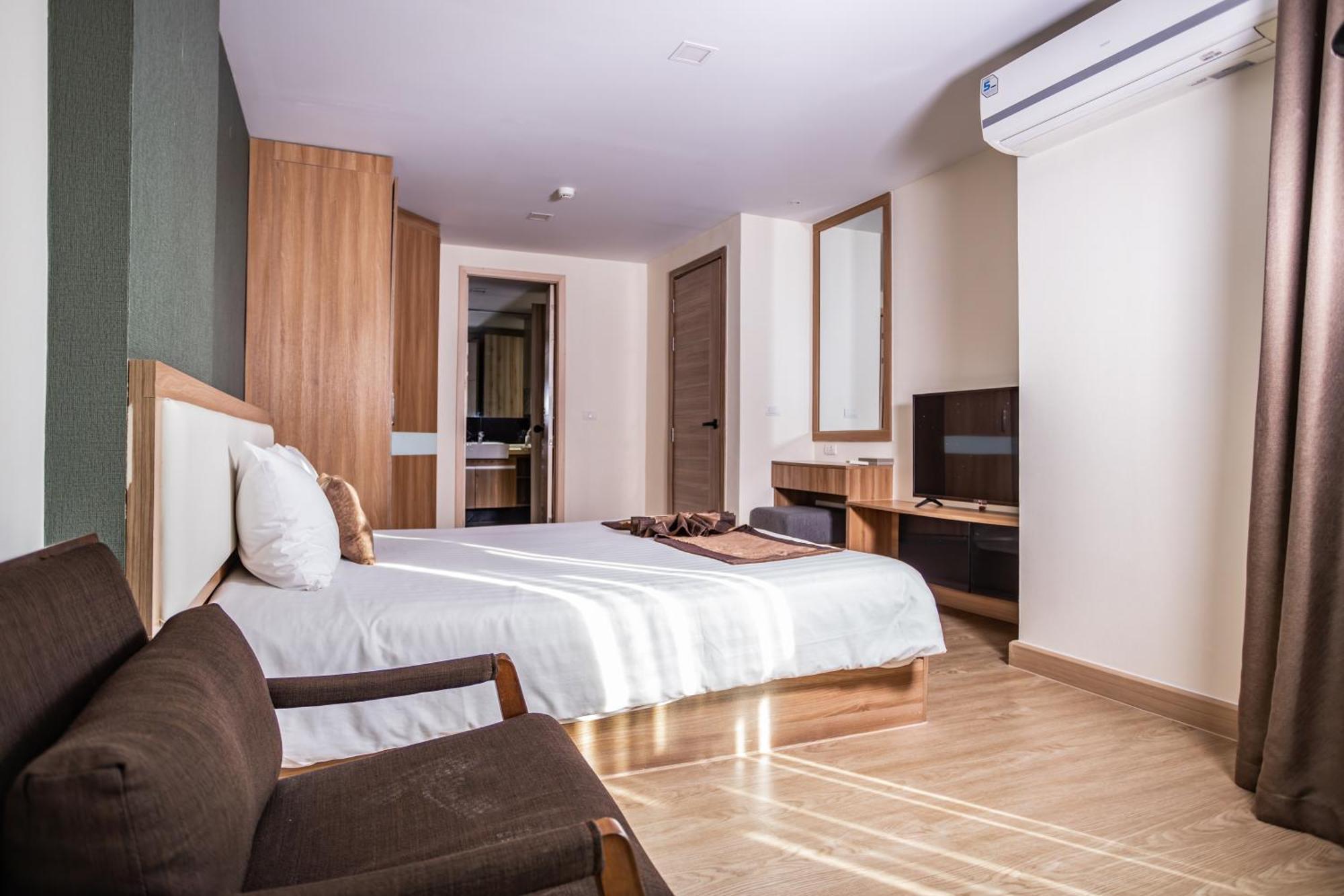 Ramada By Wyndham Bangkok Ten Ekamai Residences Exteriér fotografie