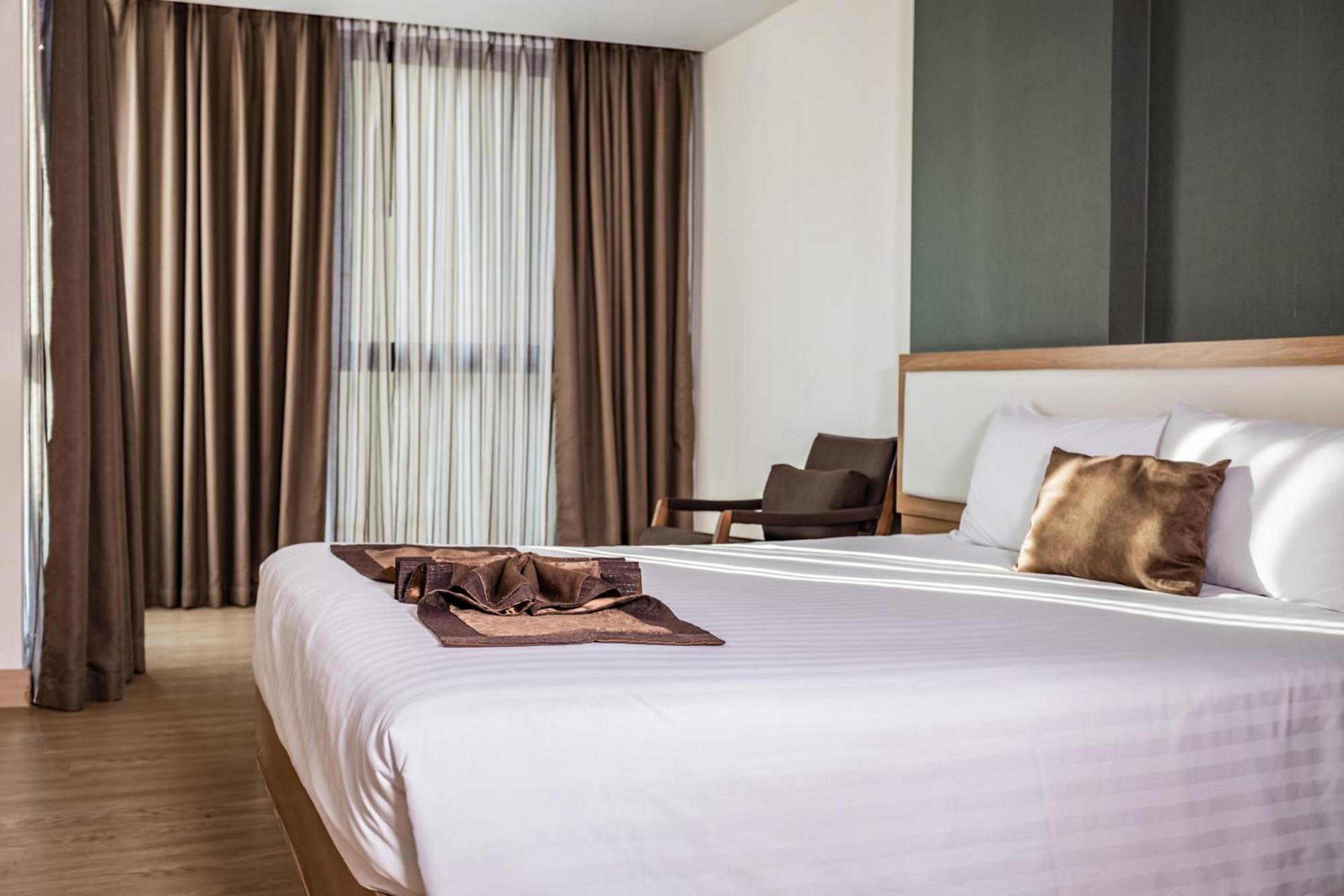 Ramada By Wyndham Bangkok Ten Ekamai Residences Exteriér fotografie