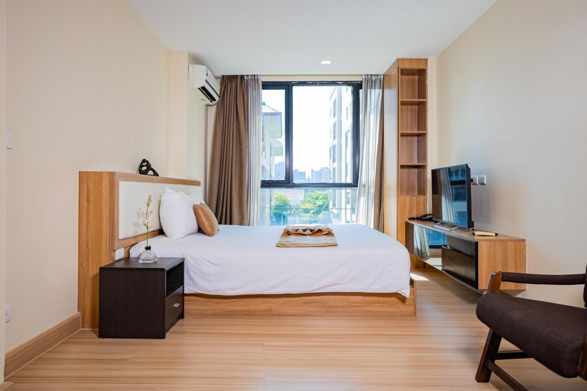 Ramada By Wyndham Bangkok Ten Ekamai Residences Exteriér fotografie
