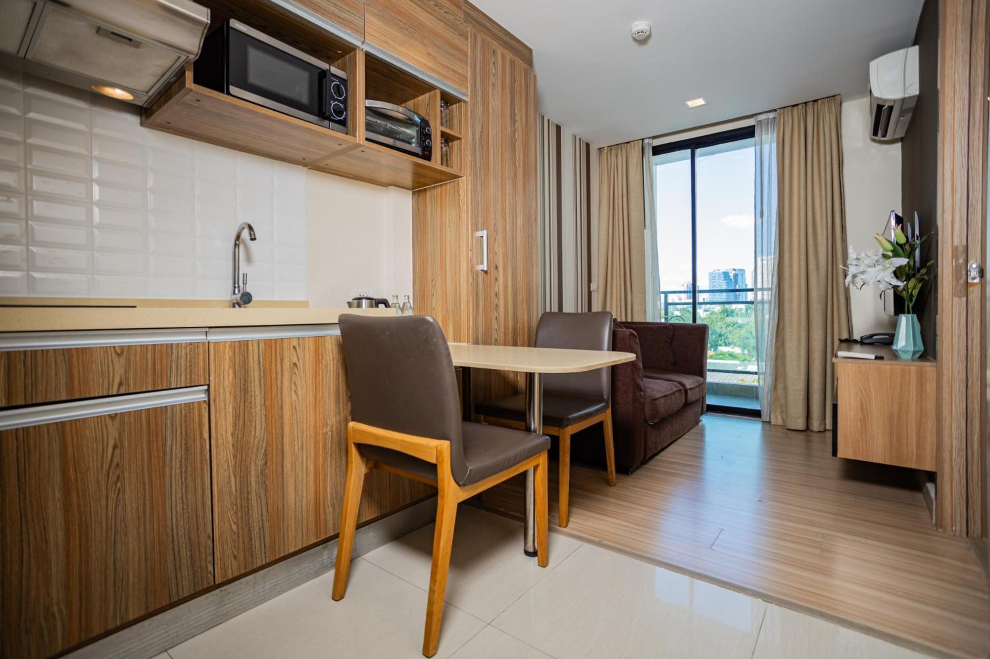 Ramada By Wyndham Bangkok Ten Ekamai Residences Exteriér fotografie