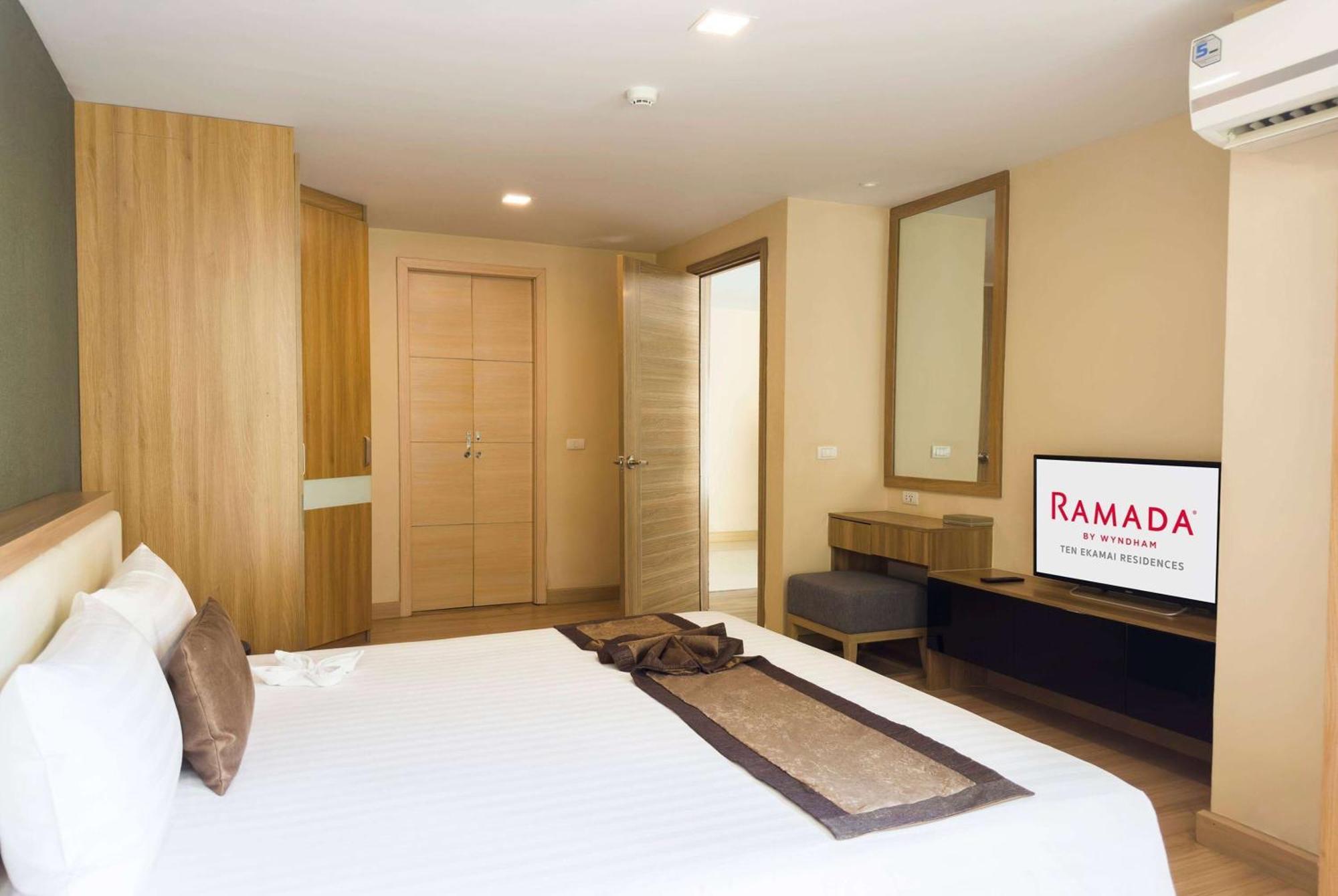 Ramada By Wyndham Bangkok Ten Ekamai Residences Exteriér fotografie