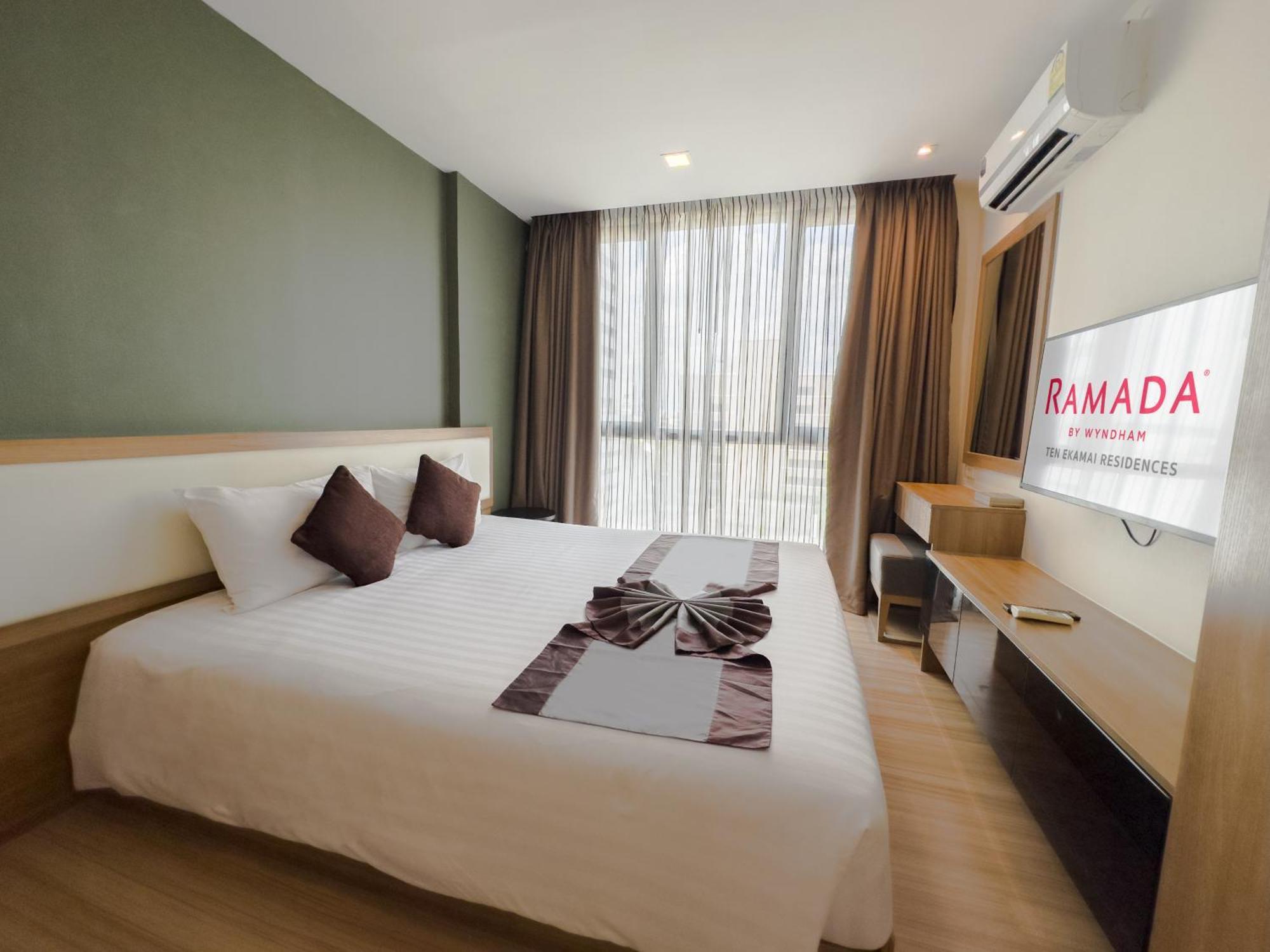 Ramada By Wyndham Bangkok Ten Ekamai Residences Exteriér fotografie