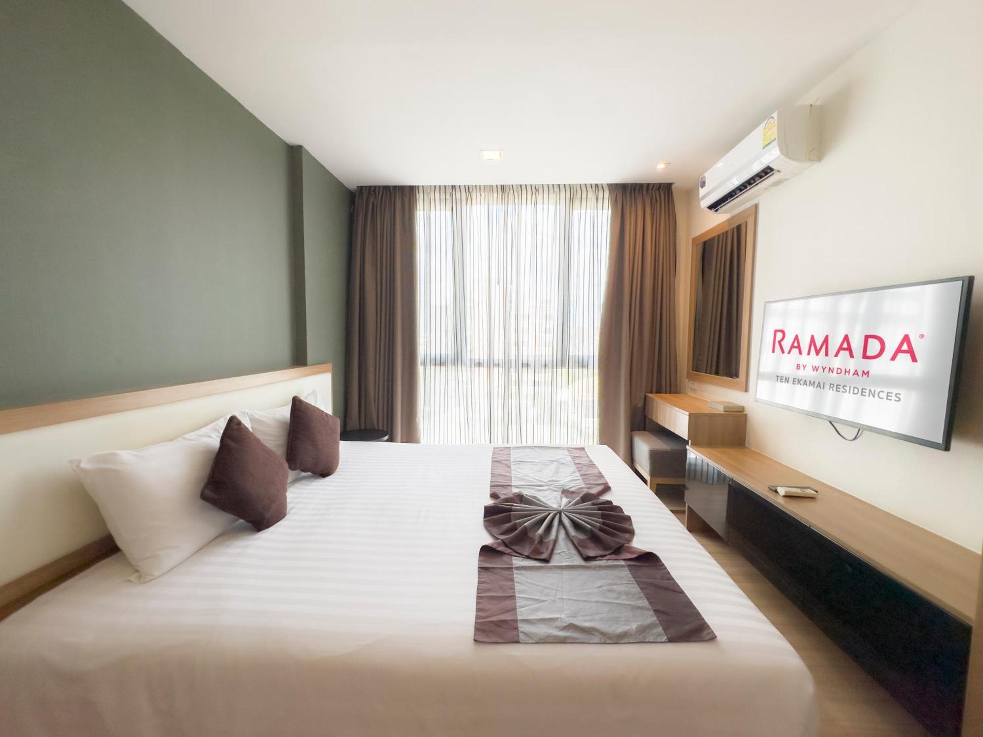 Ramada By Wyndham Bangkok Ten Ekamai Residences Exteriér fotografie