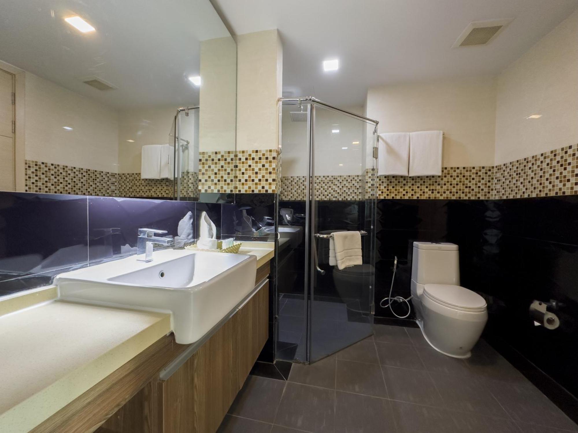 Ramada By Wyndham Bangkok Ten Ekamai Residences Exteriér fotografie